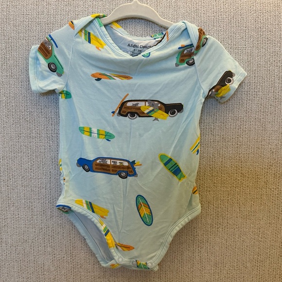 Angel Dear Surfer Bodysuit Onesie Never Worn 6-12mo - Picture 1 of 3